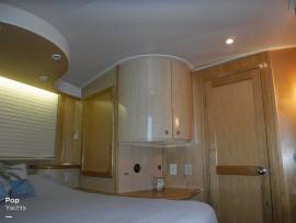 2002, Bluewater Yachts, 5200 L.E. MY