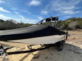 2013, Axis, Wake Research A20