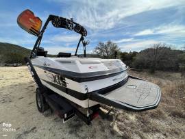 2013, Axis, Wake Research A20