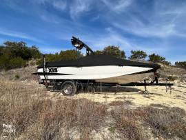2013, Axis, Wake Research A20