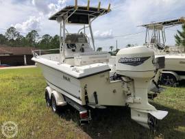 2000, Angler, 220 Center Console