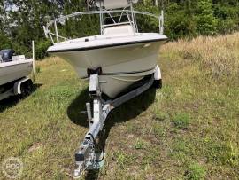 2000, Angler, 220 Center Console