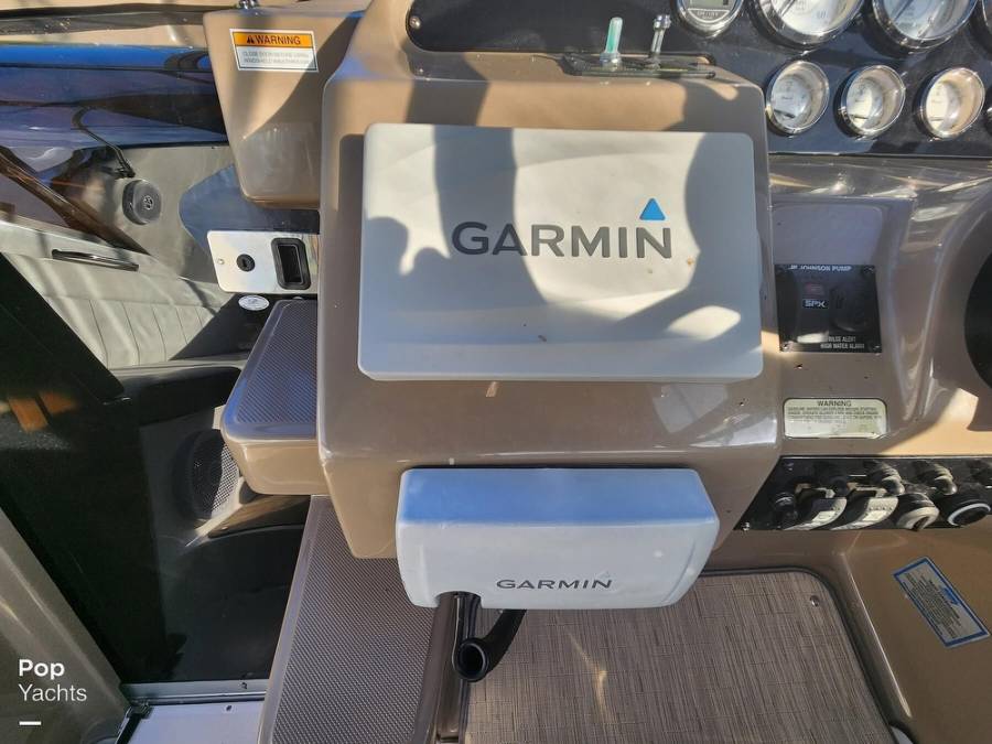 2016 Regal 30 Express Power Boats, Express Cruisers For Sale in