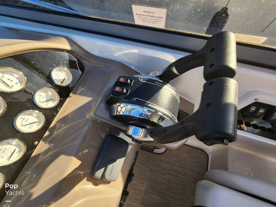 2016 Regal 30 Express Power Boats, Express Cruisers For Sale in