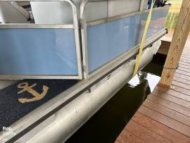 1990, Sun Tracker, Party Barge 24