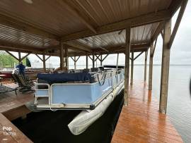 1990, Sun Tracker, Party Barge 24