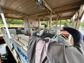 1990, Sun Tracker, Party Barge 24