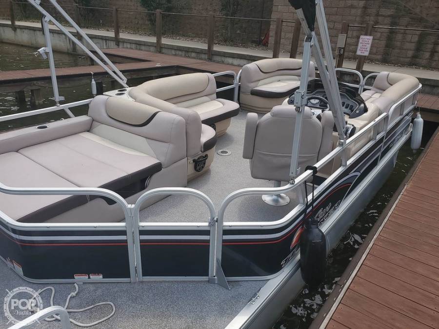 2015 Tracker 22 DLX Signature series Power Boats, Pontoon Boats For Sale in Hot Springs, Arkansas