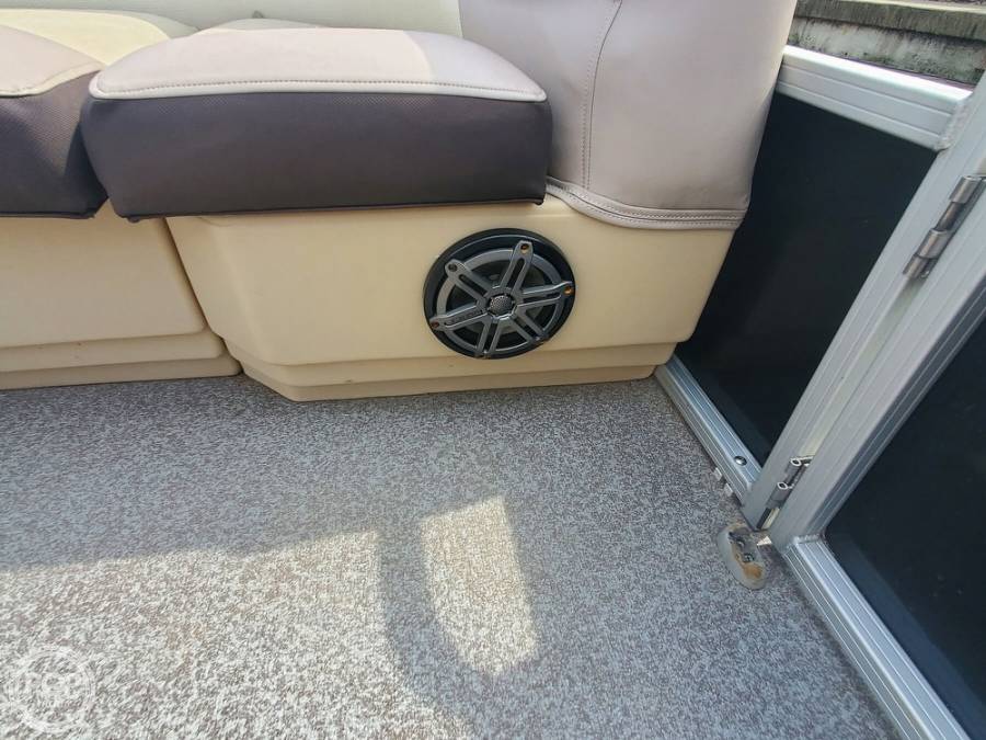 2015 Tracker 22 DLX Signature series Power Boats, Pontoon Boats For Sale in Hot Springs, Arkansas