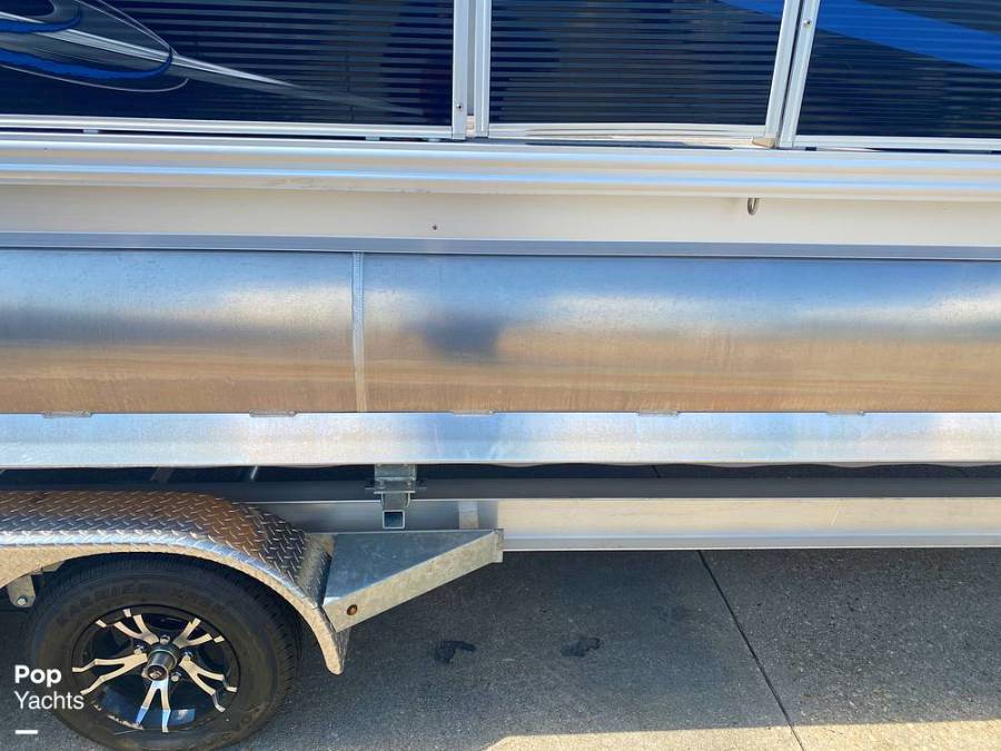 2019 Qwest Angler 824 Catfish Power Boats, Tritoon Boats For Sale in