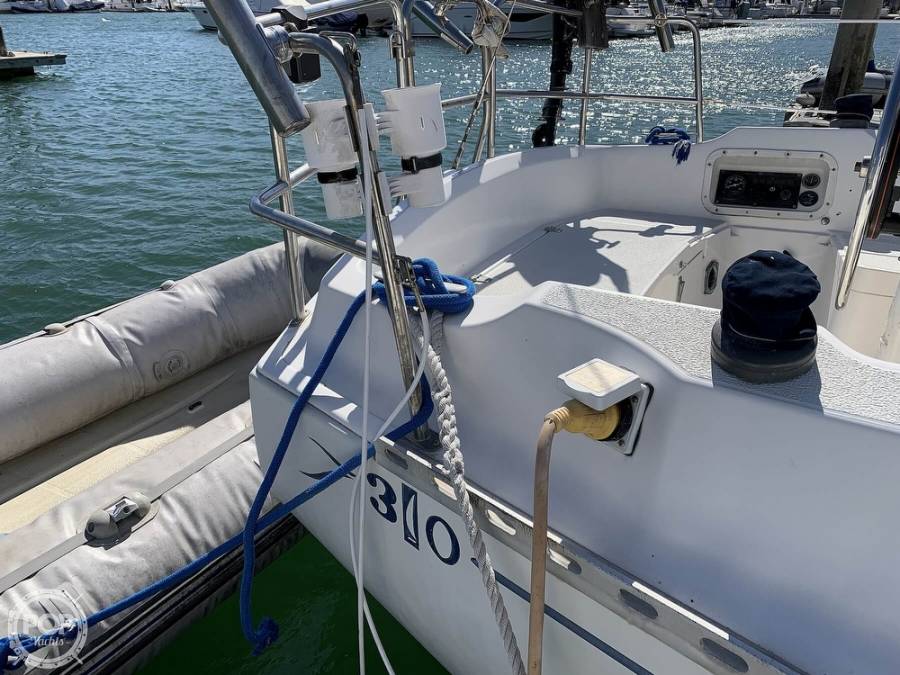 1984 Islander Sailboats Bahama 30 Sail Boats, Cruisers For Sale in Dana