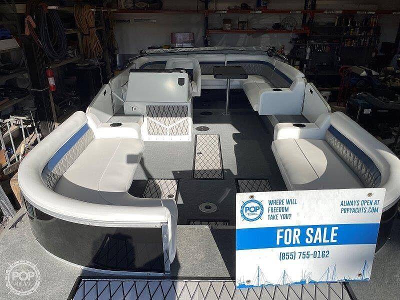 1992 Lowe 2200 Suncruiser Deck Boat Power Boats, Deck Boats For Sale in