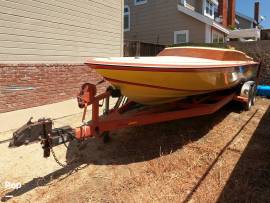 1977, Schiada, 22' Day Cruiser