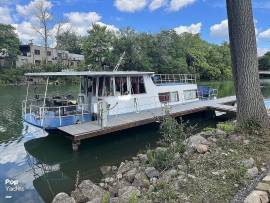 1969, 44 Houseboat