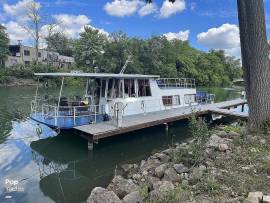 1969, 44 Houseboat