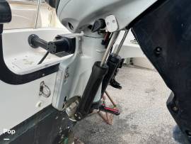 2005, Boston Whaler, 235 Conquest