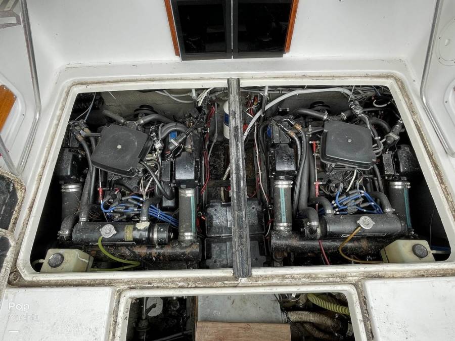 1986 ChrisCraft 281 Catalina Power Boats, Express Cruisers For Sale in