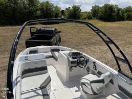 2018, Chaparral, 191 Suncoast Deluxe