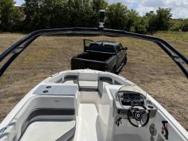 2018, Chaparral, 191 Suncoast Deluxe
