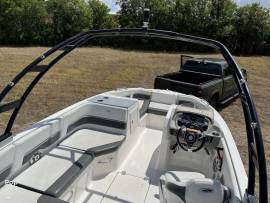 2018, Chaparral, 191 Suncoast Deluxe