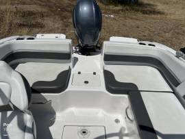 2018, Chaparral, 191 Suncoast Deluxe