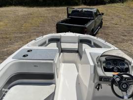 2018, Chaparral, 191 Suncoast Deluxe