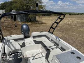 2018, Chaparral, 191 Suncoast Deluxe