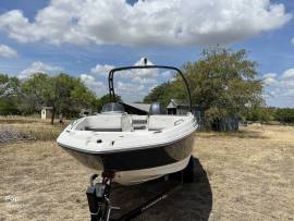 2018, Chaparral, 191 Suncoast Deluxe