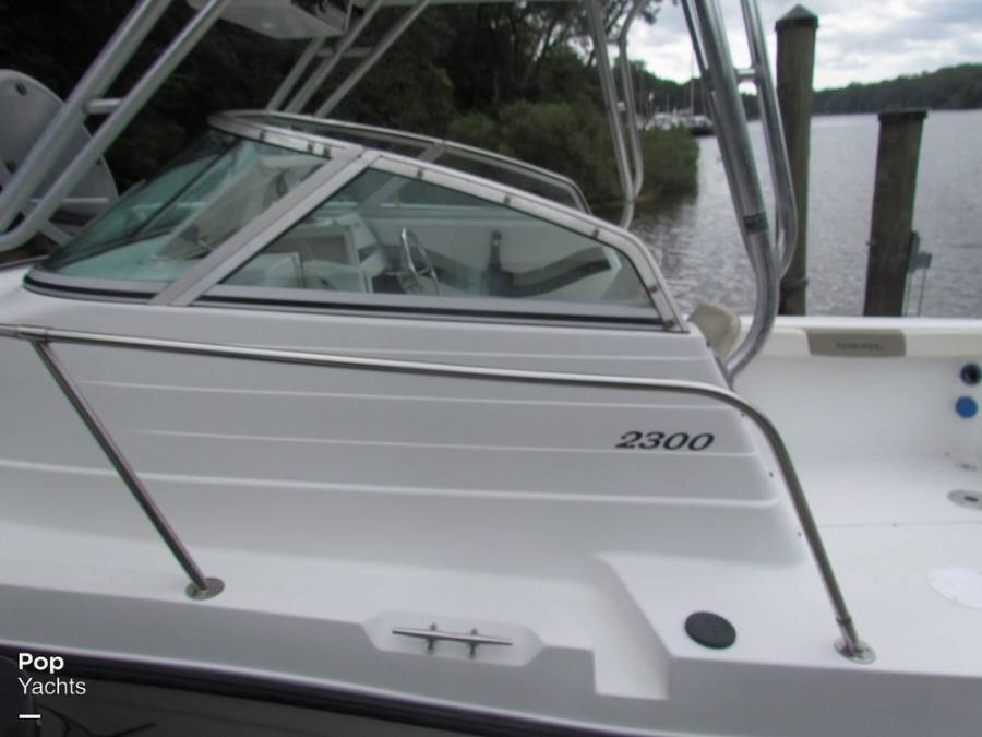 2001 Seaswirl 2300 Striper Power Boats, Walkaround Boats For Sale in