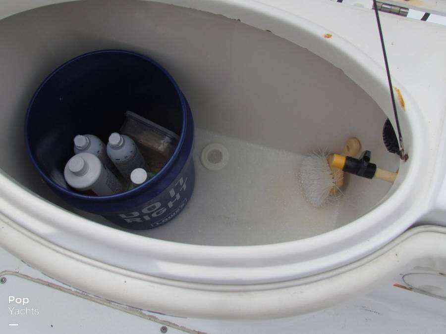 2001 Seaswirl 2300 Striper Power Boats, Walkaround Boats For Sale in