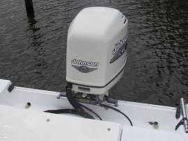 2001, Seaswirl, 2300 Striper