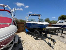 2021, Chaparral, 21 Surf