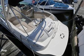 2004, Sea Ray, 220 Sundeck