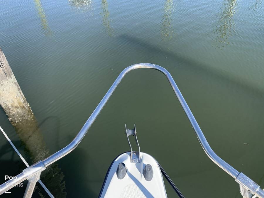 2001 Bayliner 2052 Trophy Power Boats, Walkaround Boats For Sale in