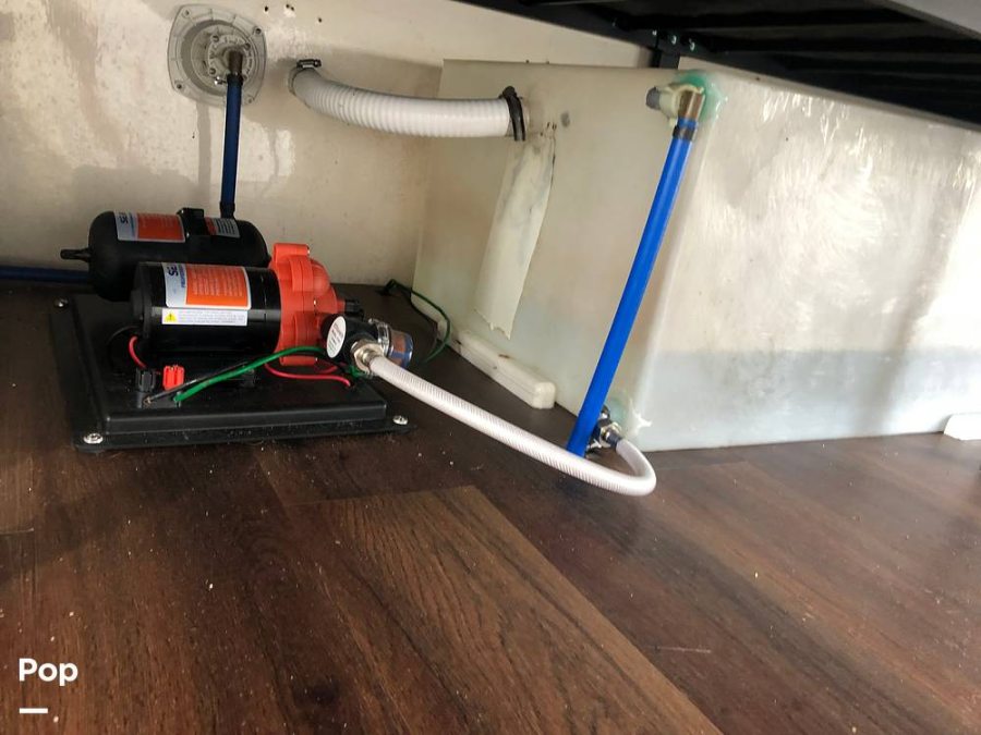 2002 Catamaran Cruisers L'il Hobo 35 Power Boats, Houseboats For Sale