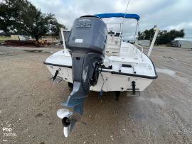 2001, Boston Whaler, 220 Dauntless