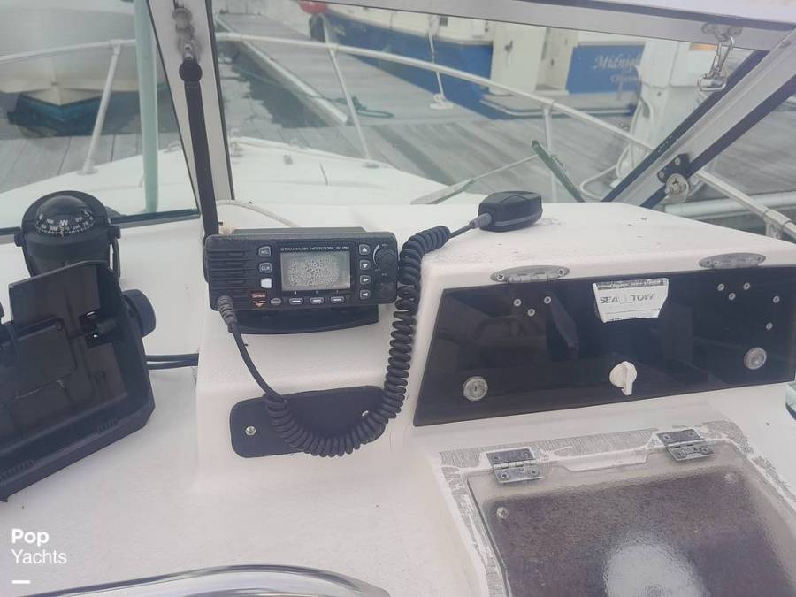 1987 GradyWhite Overnighter 204C Power Boats, Walkaround Boats For